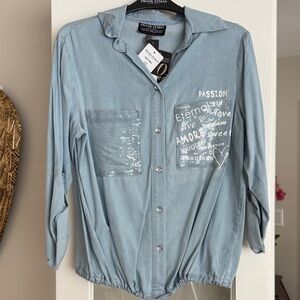 Frank Lyman Graphic Light Blue Casual Shirt with sequins size small